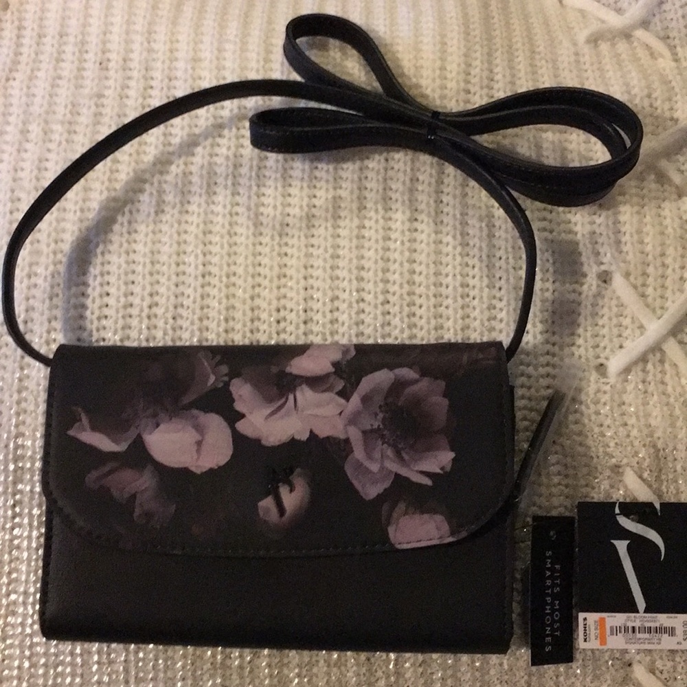 Elegant signature mini , detachable strap.